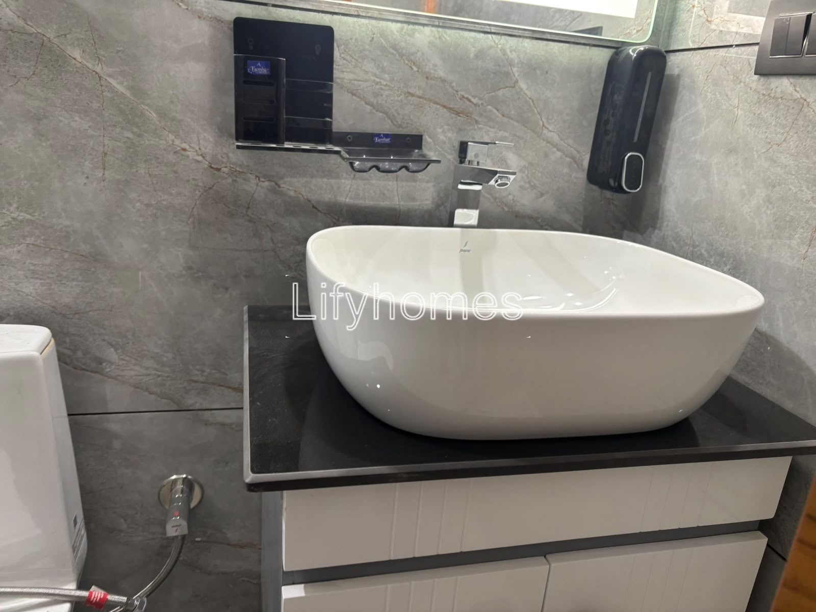 2 BHK Builder Floor For Rent in DLF Phase 4, Sector 43, Gurgaon — photo 5