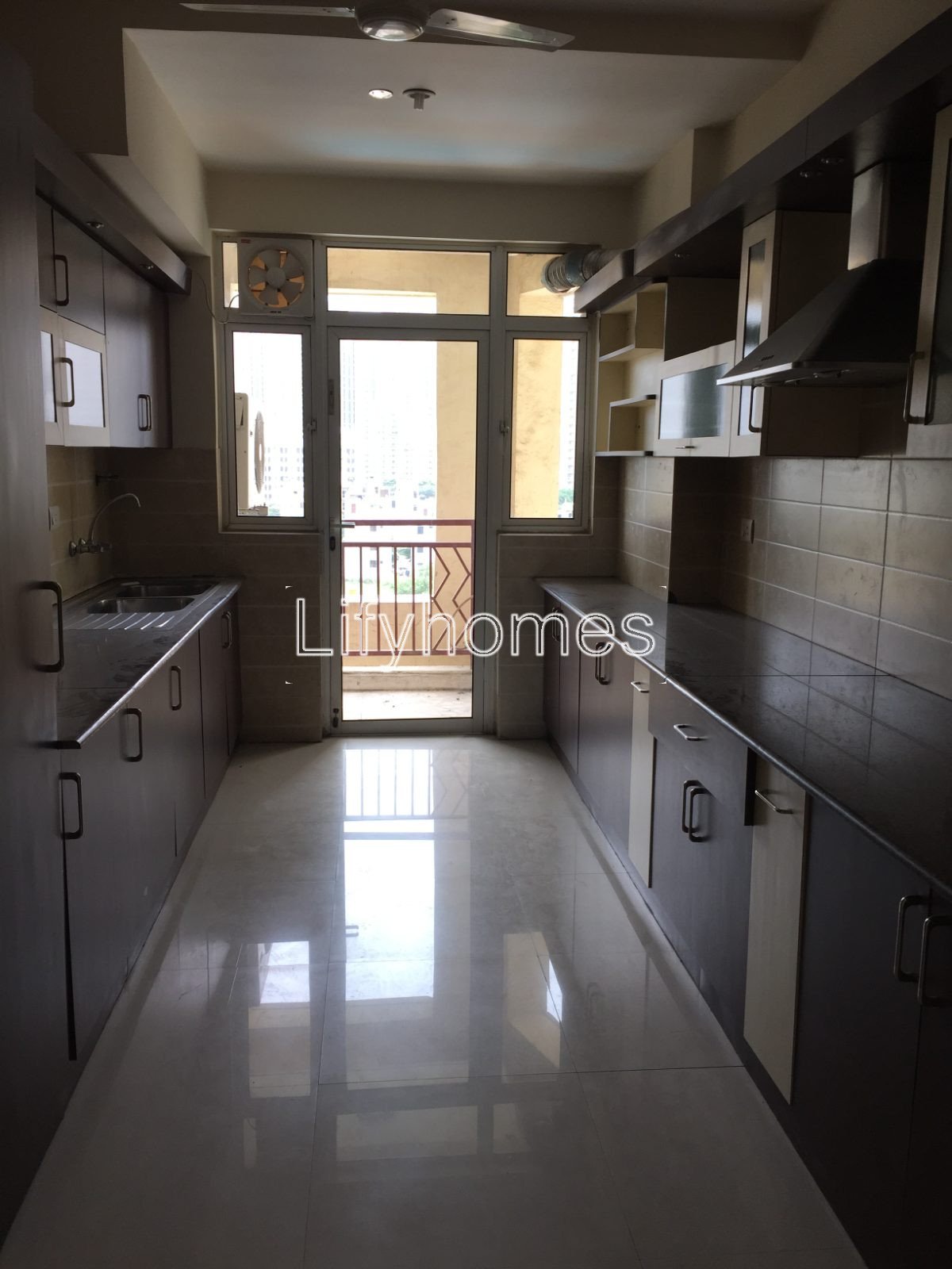 4 BHK Flat/Apartment For Rent in Dlf The Summit, Sector 54, Golf Course Road, Gurgaon — photo 4