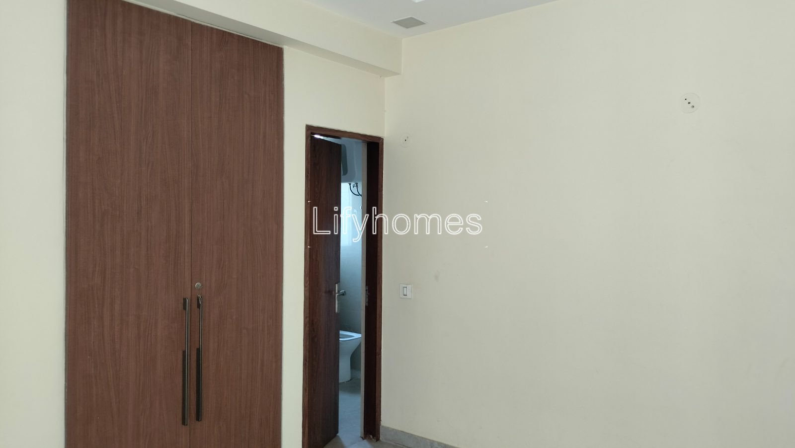 3 BHK Flat/Apartment For Rent in Ram Shanti society, Sector 52, Gurgaon — photo 3