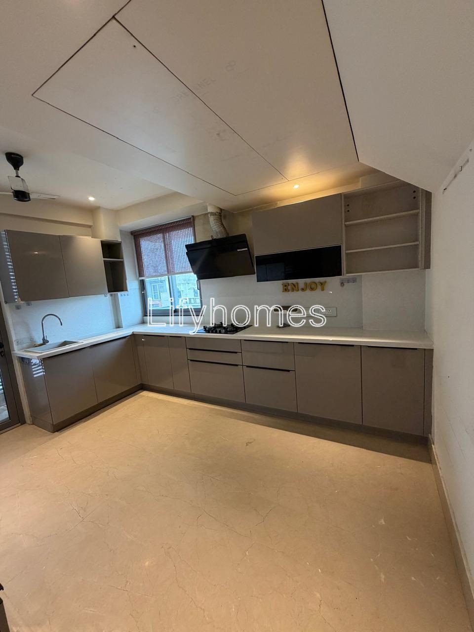 4 BHK Builder Floor For Rent in Unitech Greenwood City, Sector 45, Gurgaon — photo 4