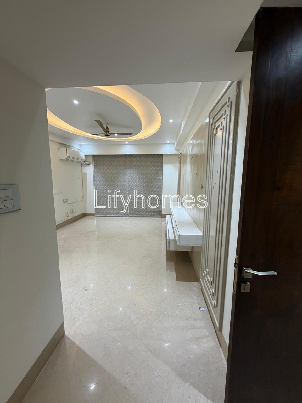 4 BHK Builder Floor For Rent in Unitech Greenwood City, Sector 45, Gurgaon — photo 5