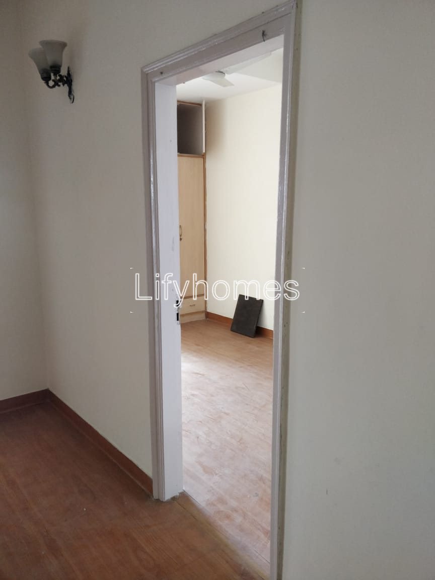2 BHK Flat/Apartment For Rent in Dlf Regency Park 1, Sector 43, Dlf city phase 4, Gurgaon — photo 4