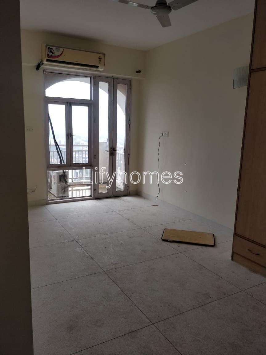 2 BHK Flat/Apartment For Sale in Dlf Regency Park 1, Sector 43, Dlf city phase 4, Gurgaon — photo 2