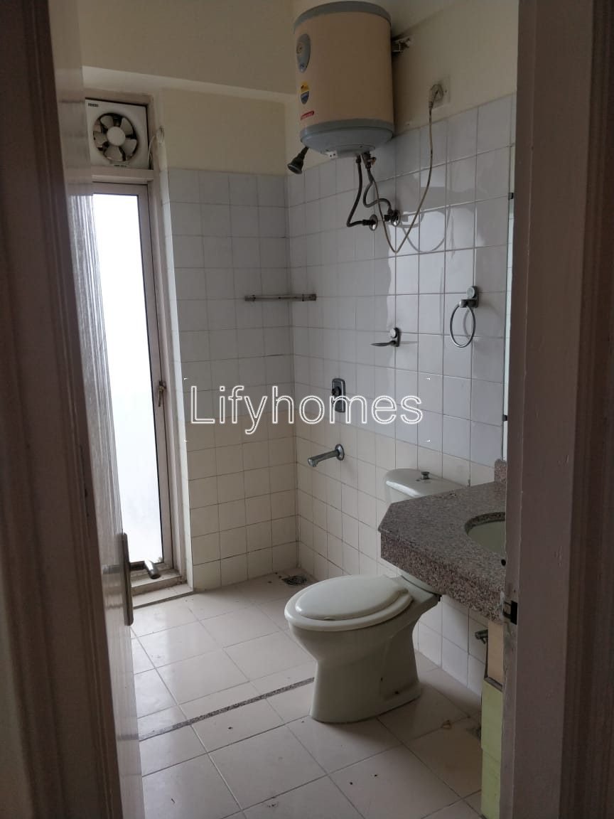 2 BHK Flat/Apartment For Sale in Dlf Regency Park 1, Sector 43, Dlf city phase 4, Gurgaon — photo 5