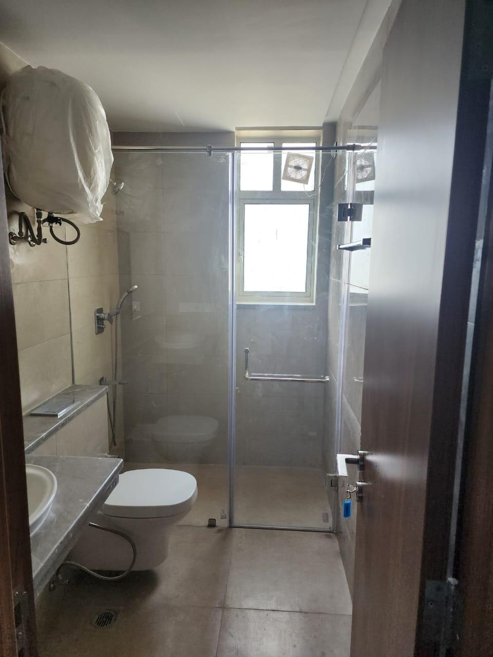 2 BHK Flat/Apartment For Rent in Sector 62, Golf Course Extn. Road, Gurgaon — photo 3