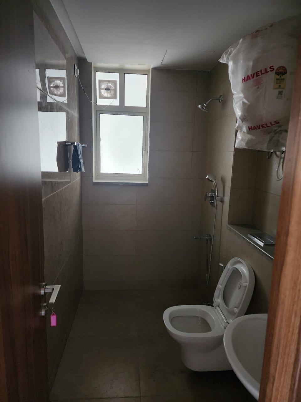 3 BHK Flat/Apartment For Rent in Sector 62, Golf Course Extn. Road, Gurgaon — photo 3