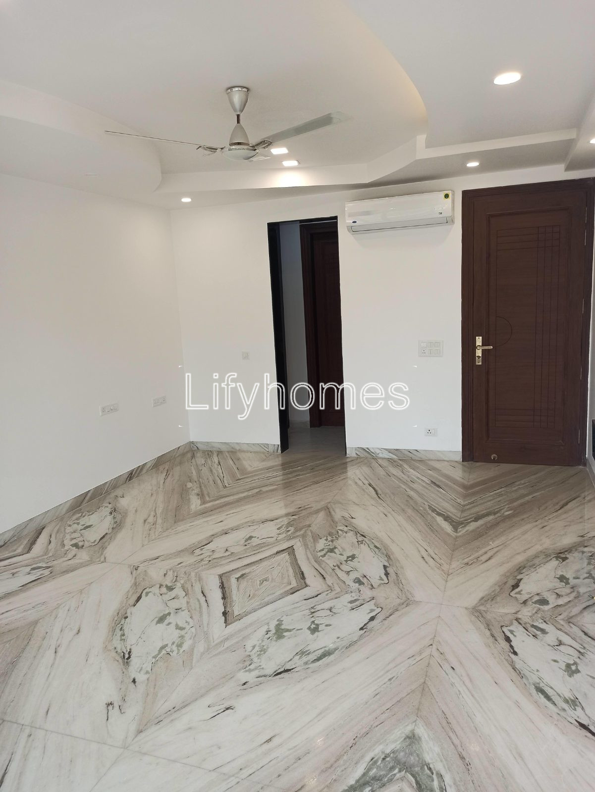 3 BHK Independent/Builder Floor For Rent in Golf Course Road, Sector 43, Gurgaon — photo 4