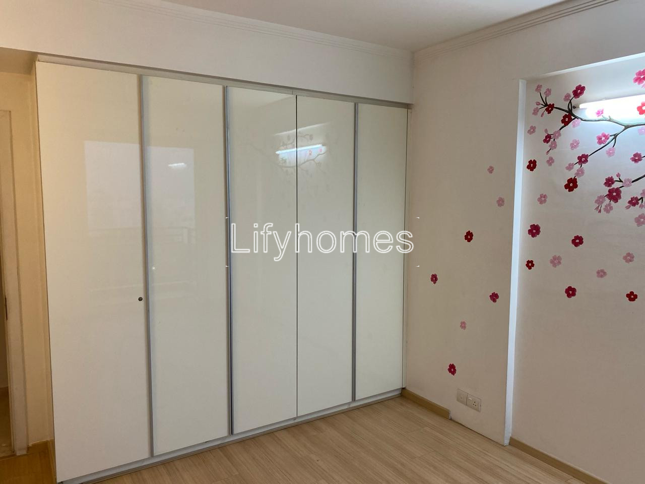 2 BHK Flat/Apartment For Rent in DLF Park Place, Sector 54, Gurgaon