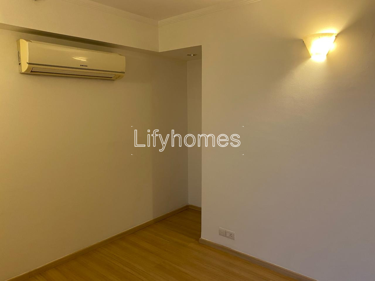 2 BHK Flat/Apartment For Rent in DLF Park Place, Sector 54, Gurgaon — photo 4