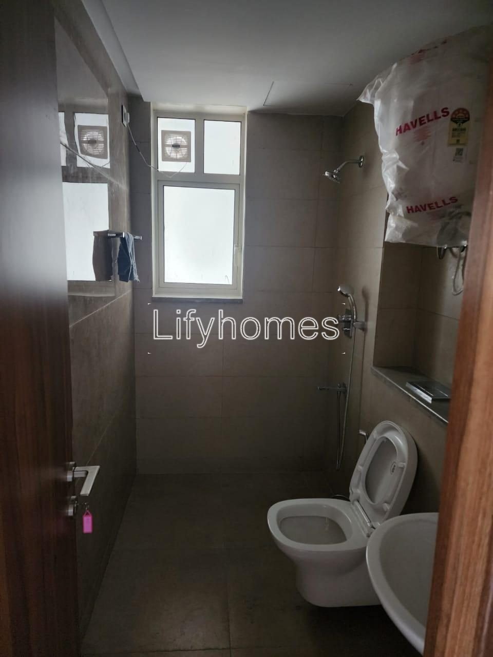 2 BHK Flat/Apartment For Sale in Emaar Digihomes, Sector 62, Gurgaon — photo 3