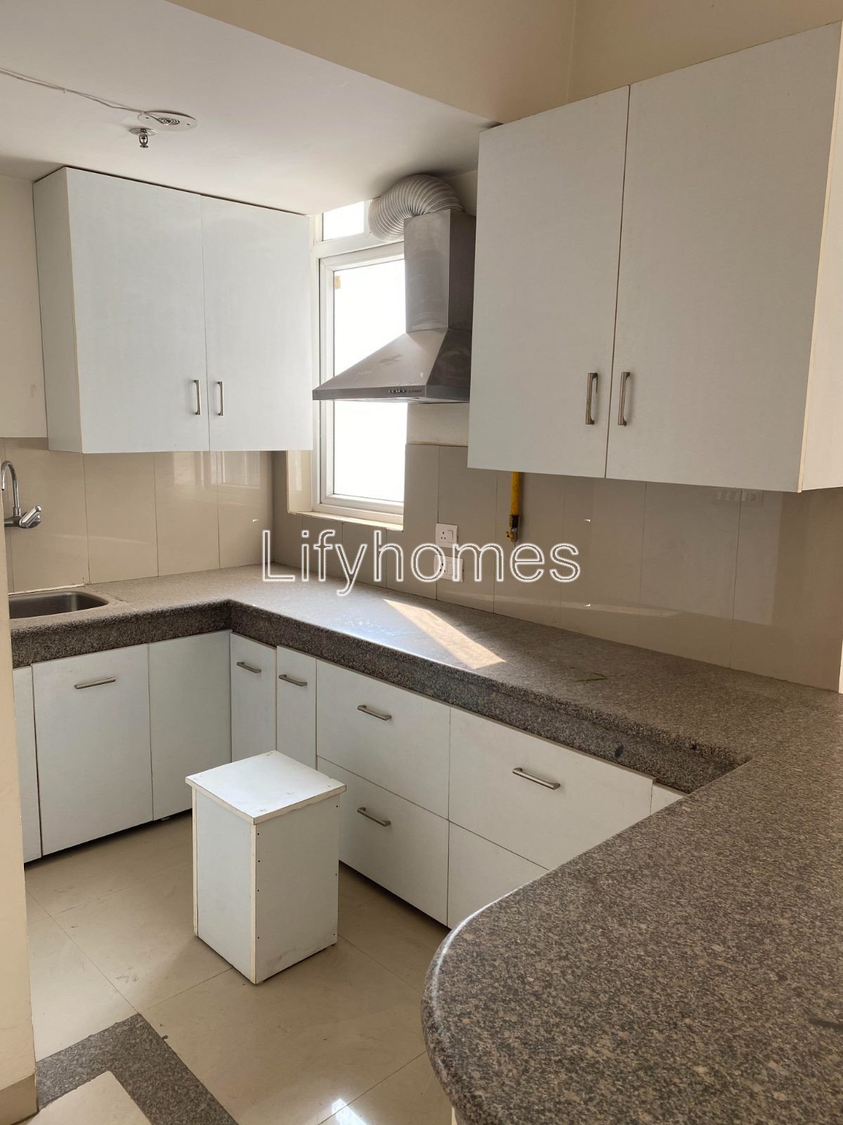 3 BHK Flat/Apartment For Rent in Emaar Palm Drive, Sector 66, Gurgaon — photo 3