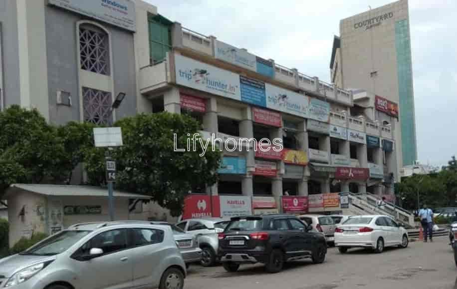 Commercial Office Space For Rent in Sushant Shopping Arcade, Sushant Lok Phase 1, Gurgaon — photo 2