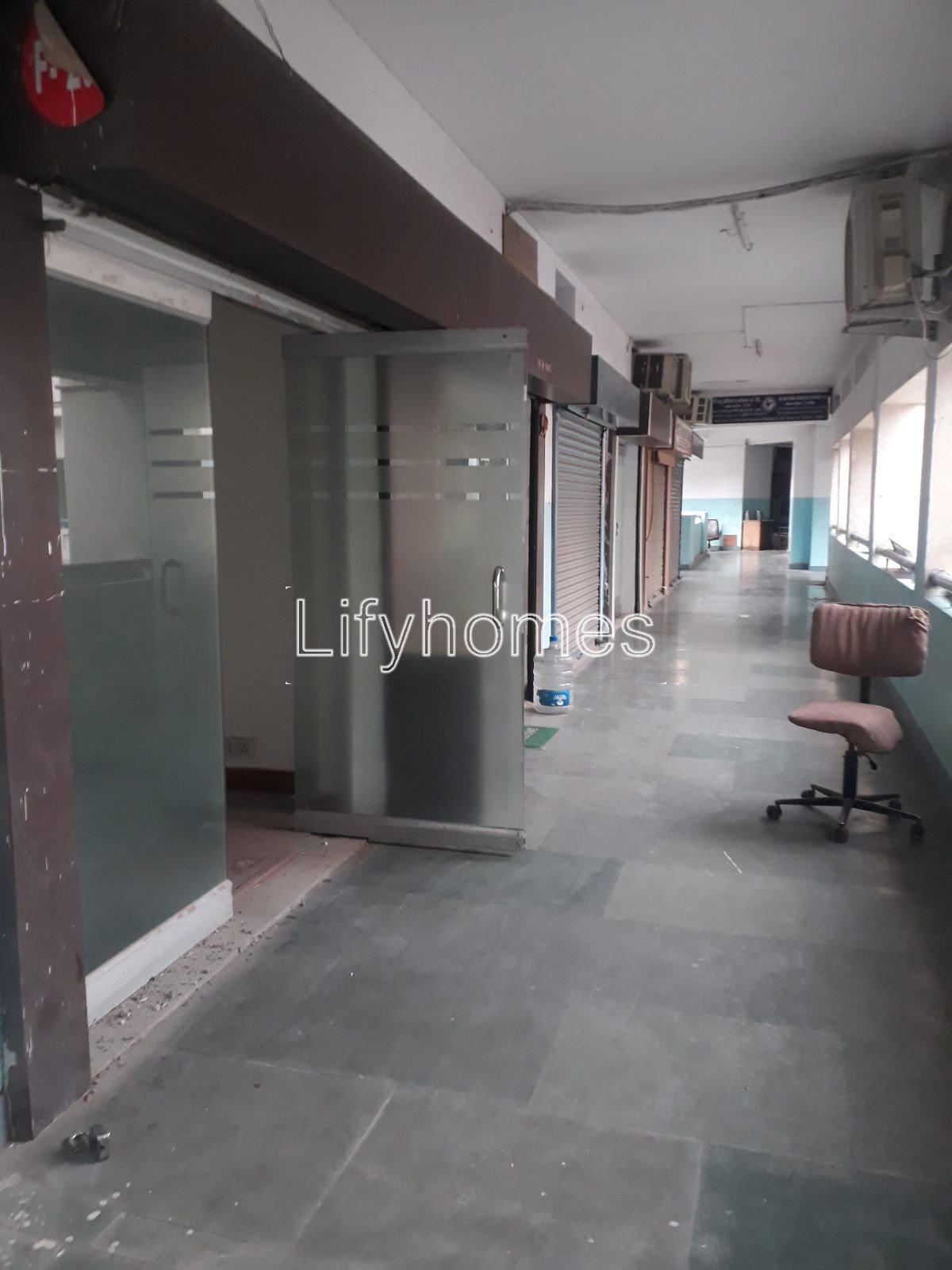 Commercial Office Space For Rent in Sushant Shopping Arcade, Sushant Lok Phase 1, Gurgaon — photo 3