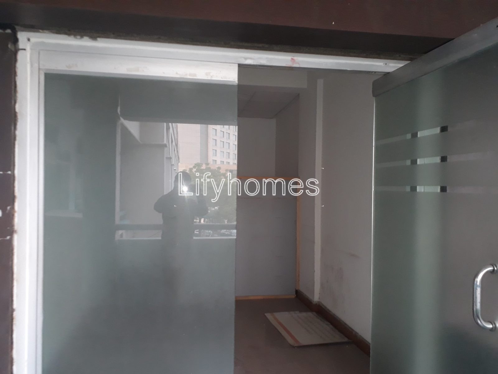 Commercial Office Space For Rent in Sushant Shopping Arcade, Sushant Lok Phase 1, Gurgaon — photo 4