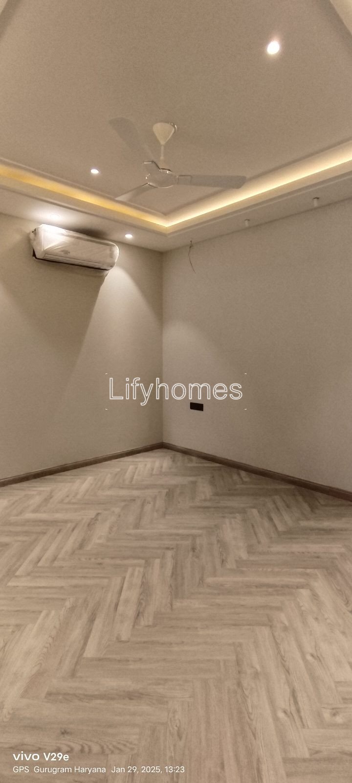 4 BHK Builder Floor For Rent in DLF Phase 2, Block J, Gurgaon — photo 5