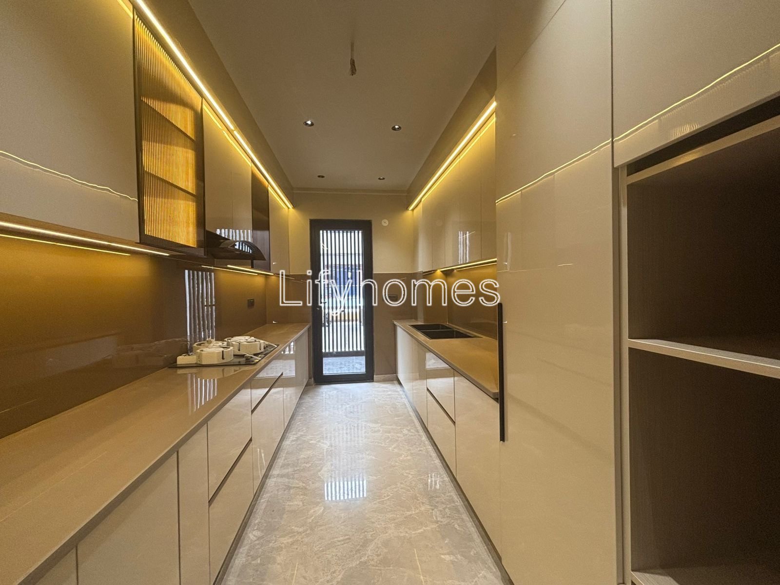 12 BHK House/Villa For Sale in Sushant Lok Phase 1, Block C, Gurgaon — photo 4