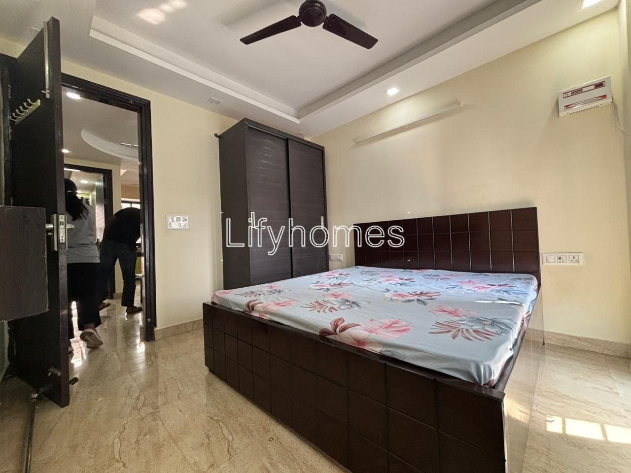 1 BHK Builder Floor For Rent in Sector 27, Gurgaon — photo 2
