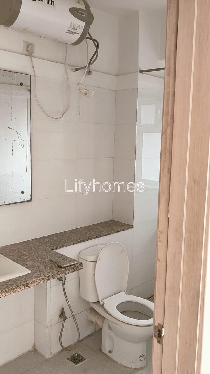 2 BHK Flat/Apartment For Sale in DLF New Town Heights 2, Sector 86, Gurgaon — photo 4