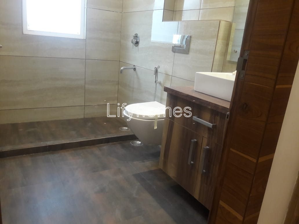 3 BHK Flat/Apartment For Sale in DLF Phase 2, Sector 25, Gurgaon — photo 5