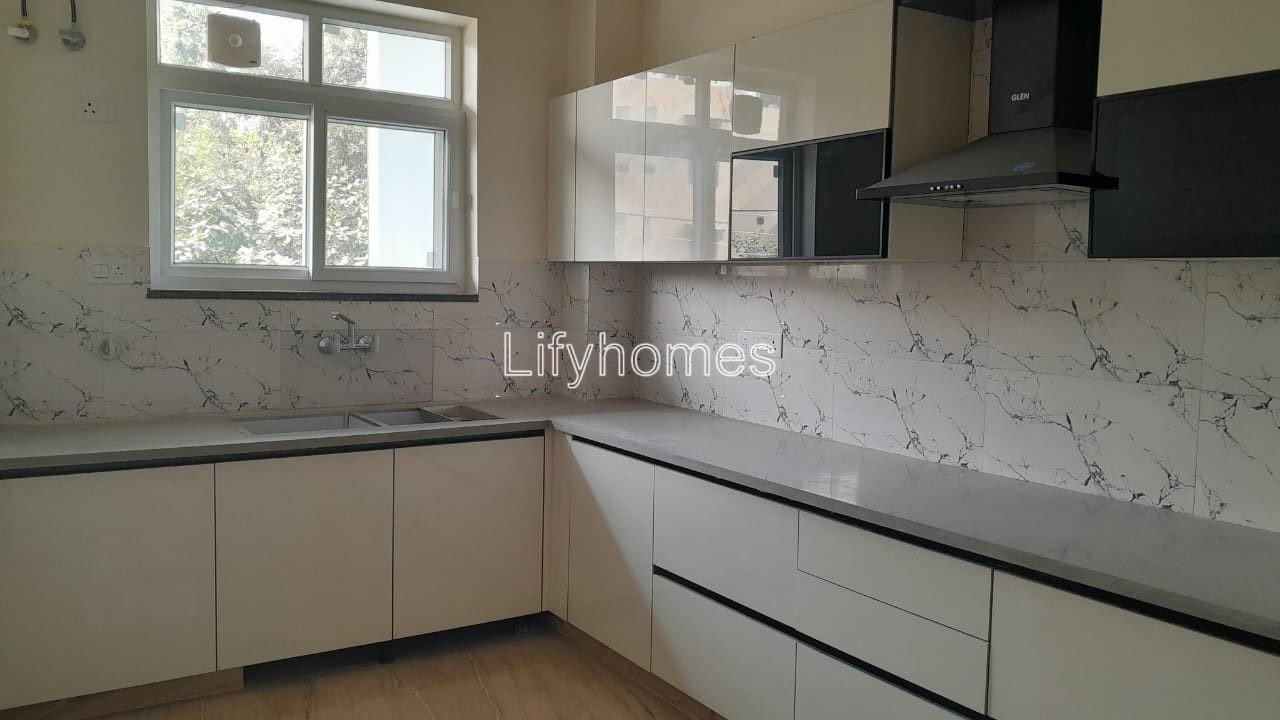 8 BHK House/Villa For Sale in DLF Phase 2, Gurgaon
