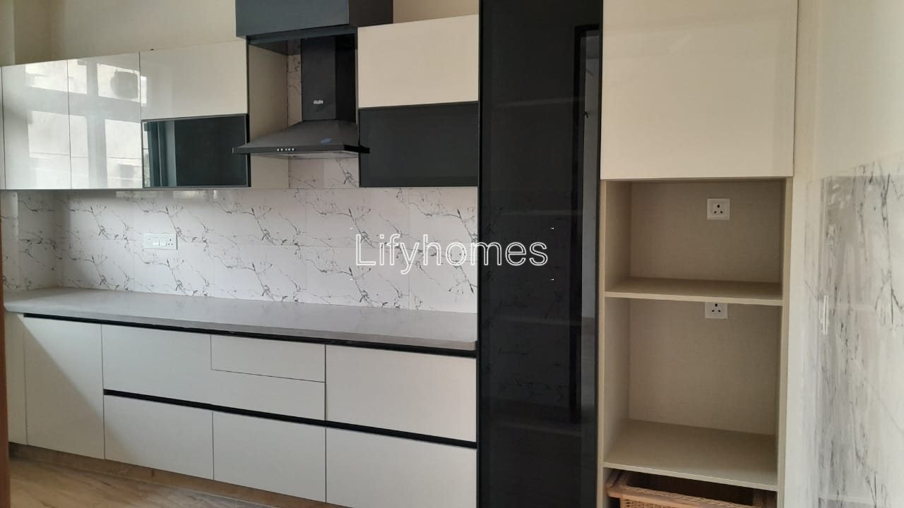 8 BHK House/Villa For Sale in DLF Phase 2, Gurgaon — photo 2