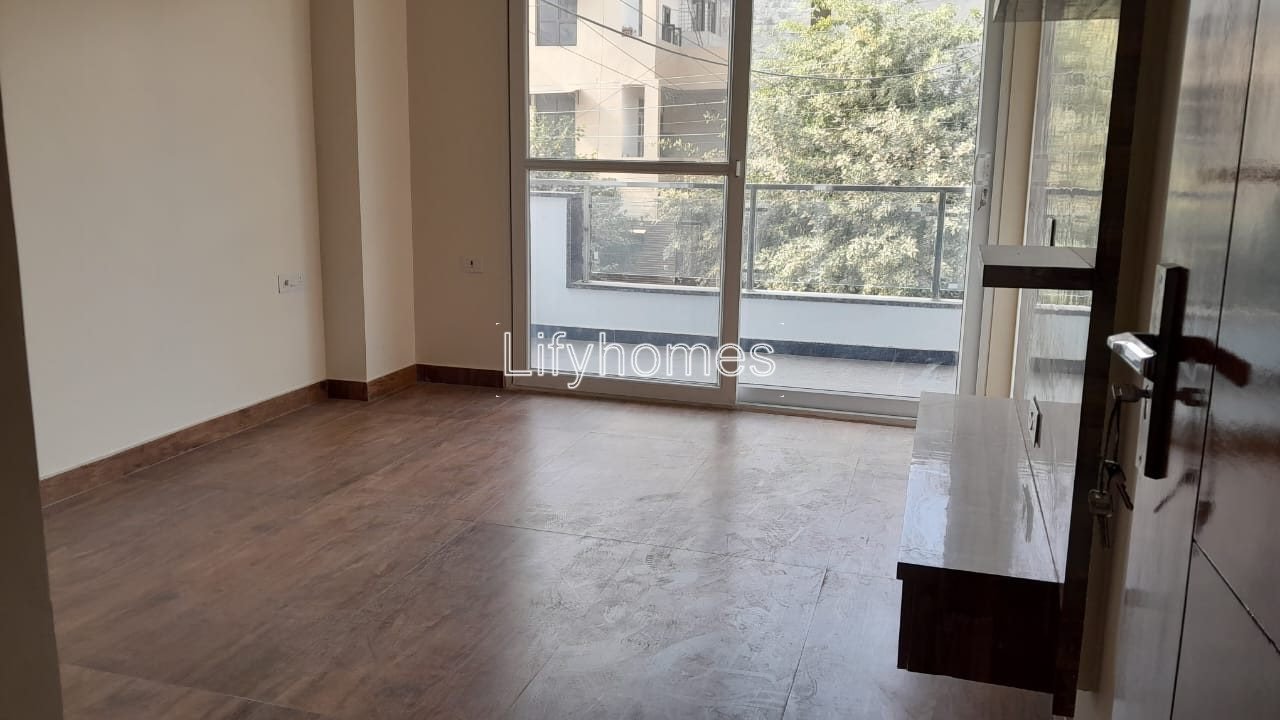 8 BHK House/Villa For Sale in DLF Phase 2, Gurgaon — photo 3