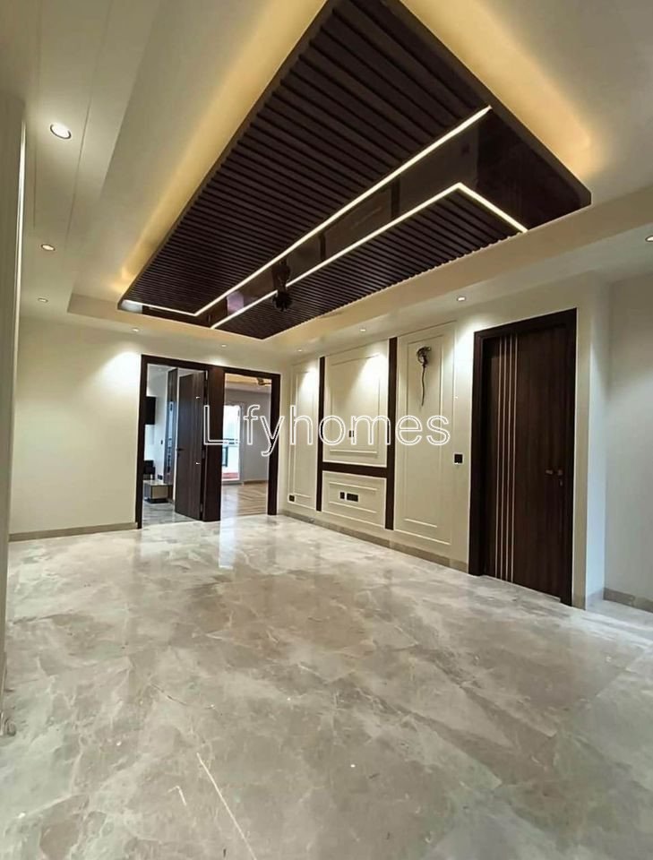 12 BHK House/Villa For Sale in DLF Phase 2, Gurgaon — photo 2