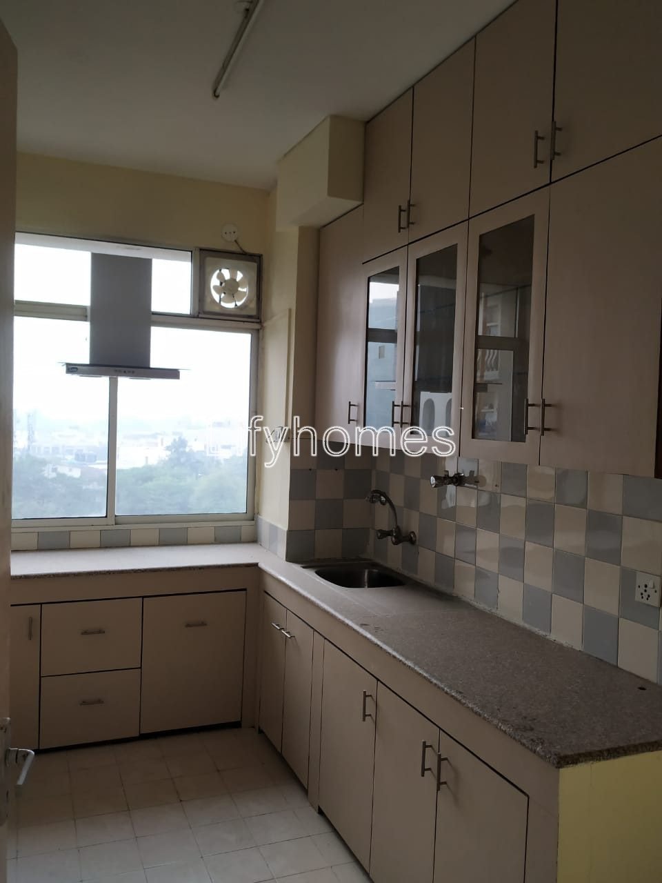 4 BHK Flat/Apartment For Sale in Dlf Ridgewood Estate, Sector 27, Dlf Galleria Market, Gurgaon — photo 3