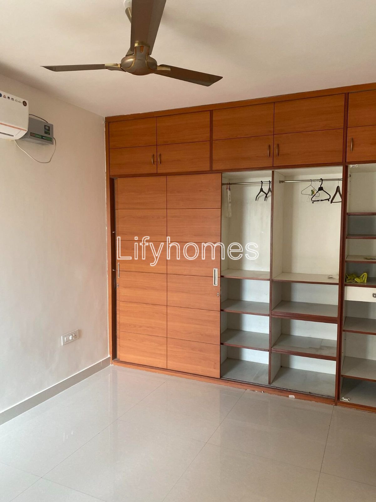 3 BHK Flat/Apartment For Rent in DLF Wellington Estate, Sector 53, Golf Course Road, Gurgaon — photo 3